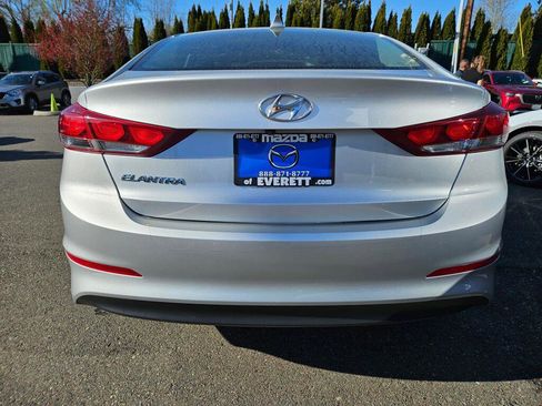 Used 2018 Hyundai Elantra SEL w/ Cargo Package FWD image 4