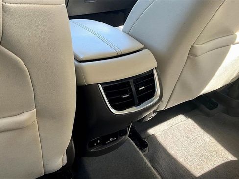 Used 2024 Chevrolet Malibu LT FWD image 11