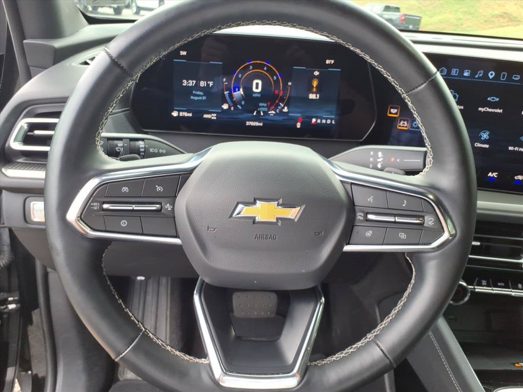 Used 2025 Chevrolet Traverse LT AWD/4WD image 28