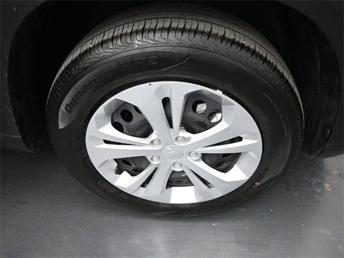 Used 2025 Chevrolet Trax LS image 36