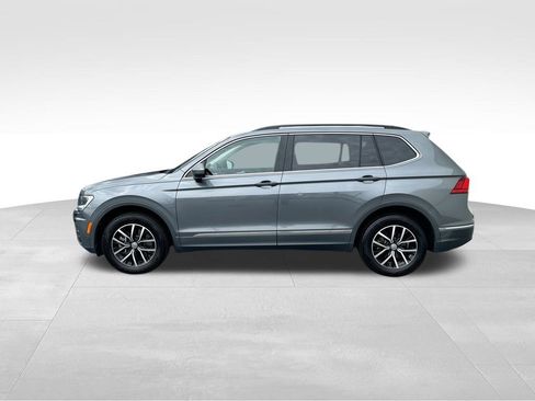 Used 2021 Volkswagen Tiguan SE w/ Panoramic Sunroof Package image 5