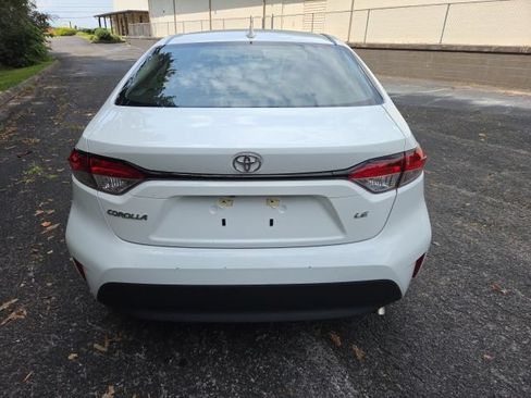 Used 2025 Toyota Corolla LE FWD image 8