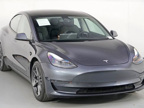 Used 2021 Tesla Model 3 Standard Range Plus image 54