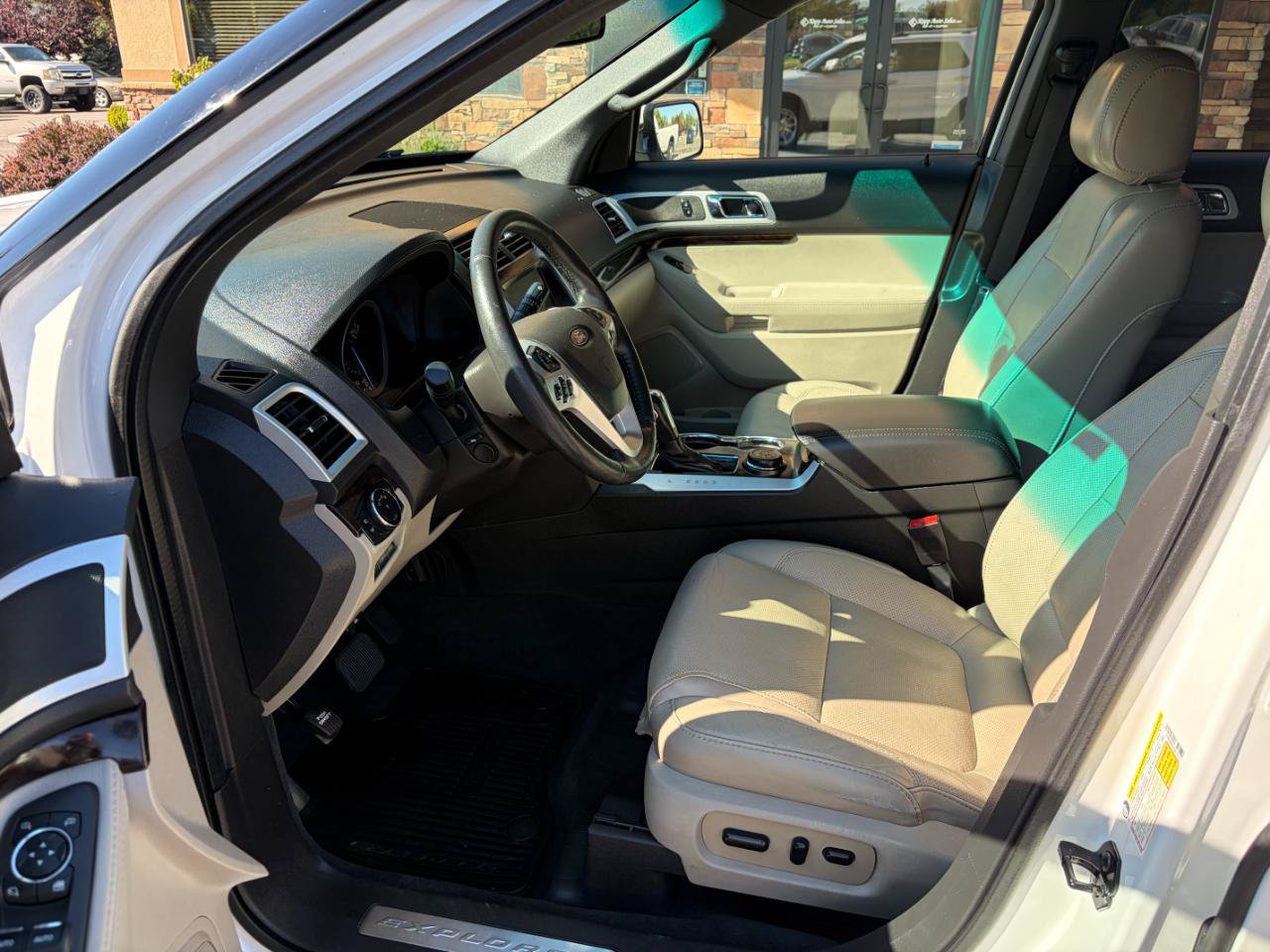 Used 2015 Ford Explorer Limited w/ Equipment Group 302A AWD/4WD image 4