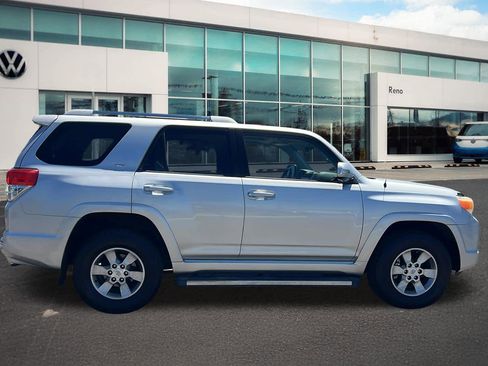 Used 2011 Toyota 4Runner SR5 w/ Premium Pkg w/Leather AWD/4WD image 4