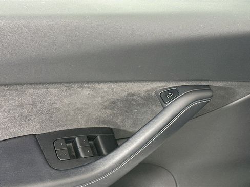 Used 2022 Tesla Model Y Performance AWD/4WD image 15