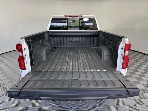 Used 2025 Chevrolet Silverado 1500 High Country w/ Technology Package image 9