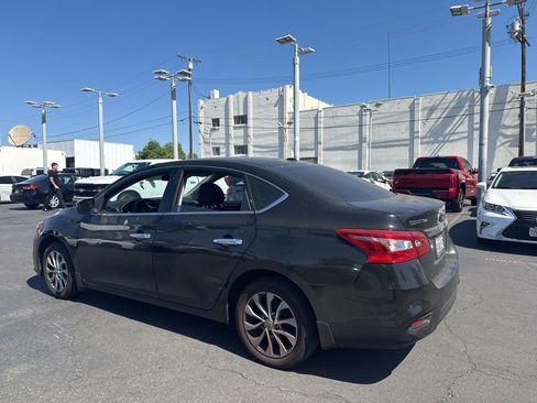 Used 2018 Nissan Sentra SV FWD image 4