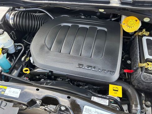 Used 2019 Dodge Grand Caravan SXT image 30