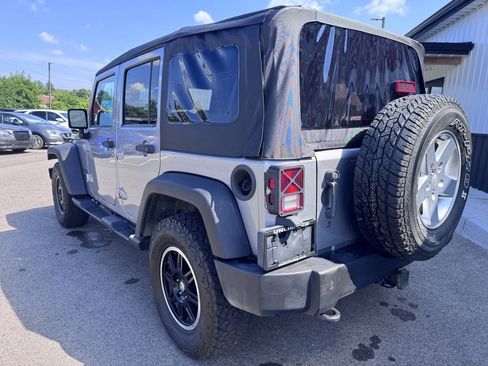Used 2013 Jeep Wrangler Unlimited Sport AWD/4WD image 8