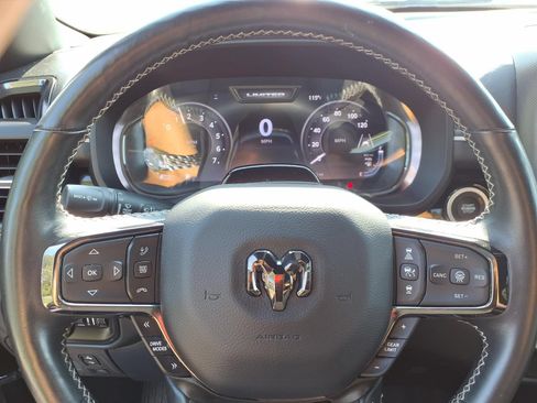 Used 2025 RAM 1500 Limited AWD/4WD image 11