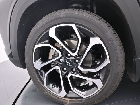 Used 2025 Chevrolet Trax RS w/ Driver Confidence Package FWD image 14