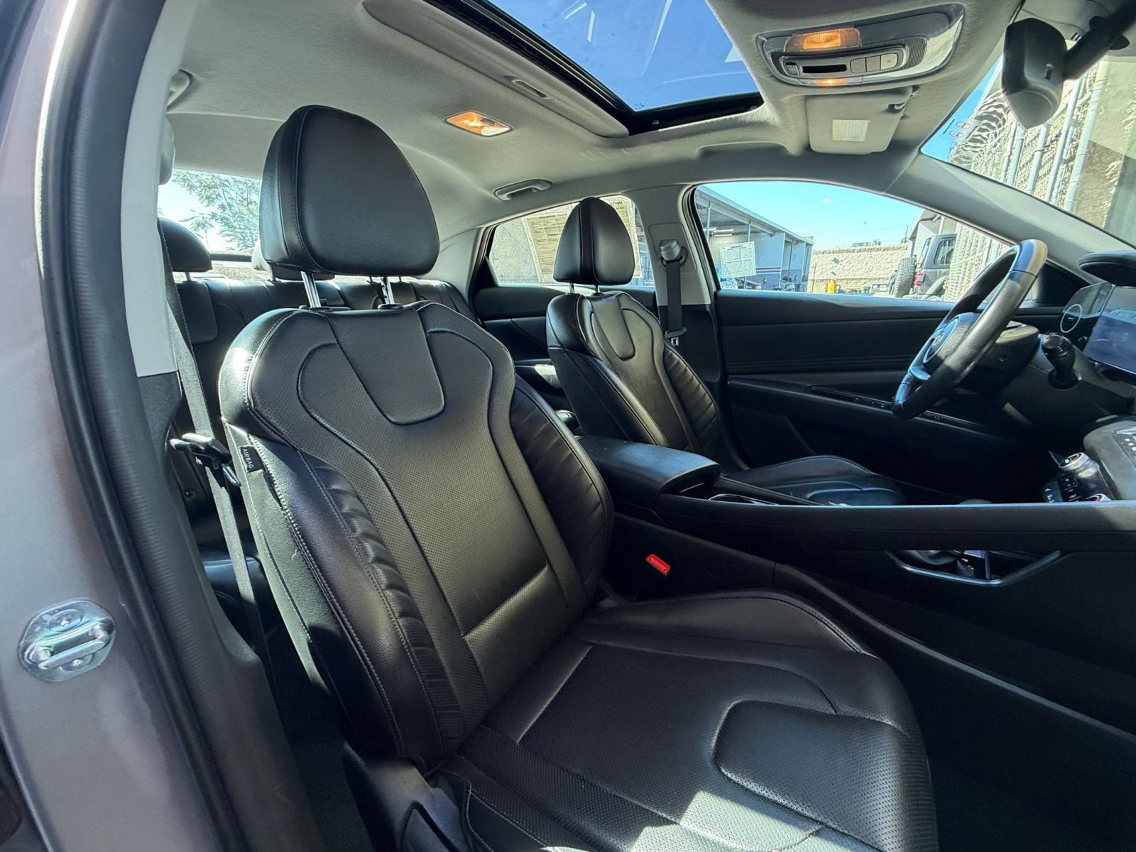 Used 2025 Hyundai Elantra Limited FWD image 37