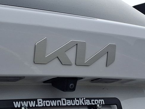 Certified 2025 Kia Sorento S w/ Panoramic Sunroof Package image 28