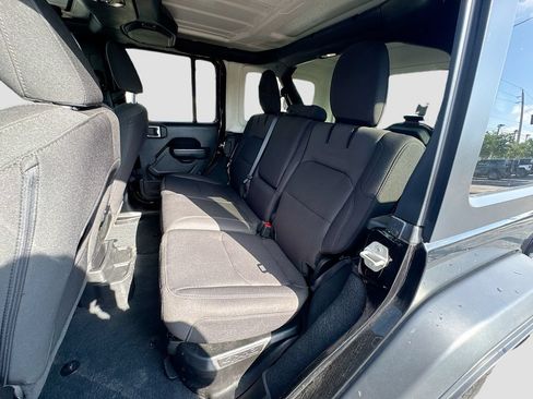 Used 2023 Jeep Wrangler Unlimited AWD/4WD image 26