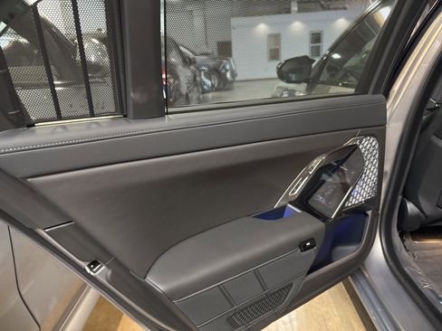 Used 2025 BMW i7 M70 image 14