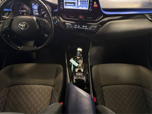 Used 2021 Toyota C-HR XLE FWD image 19