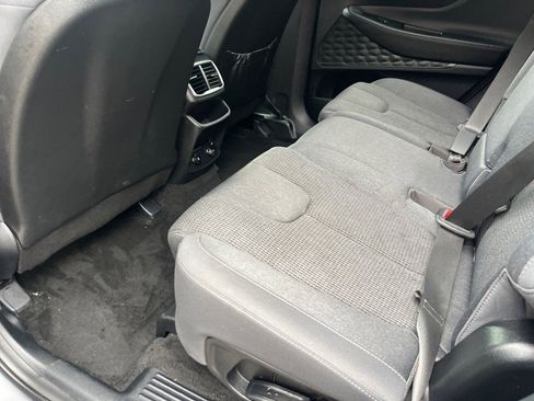 Used 2019 Hyundai Santa Fe SE image 7