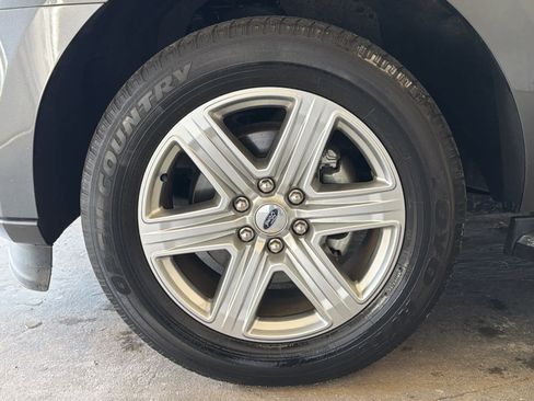 Used 2020 Ford Expedition XLT w/ Equipment Group 202A image 12