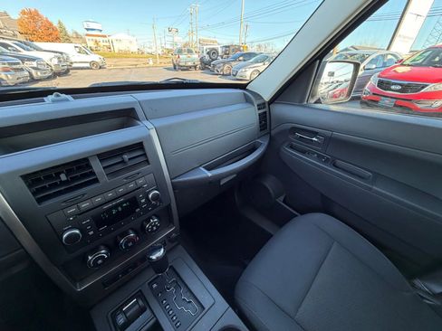 Used 2012 Jeep Liberty Sport image 16