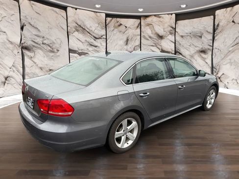 Used 2015 Volkswagen Passat 1.8T Limited Edition image 6