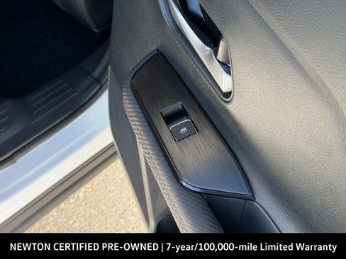 Used 2025 Nissan Kicks SR FWD image 20