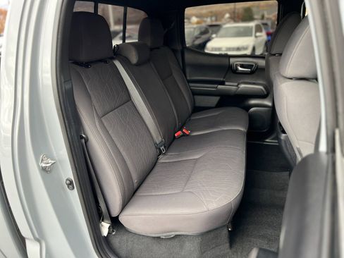 Used 2019 Toyota Tacoma TRD Sport image 24