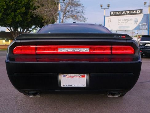Used 2009 Dodge Challenger SRT8 w/ SRT Option Group II image 5