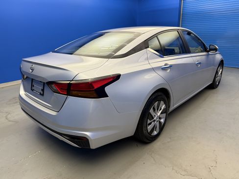 Used 2023 Nissan Altima 2.5 S FWD image 7