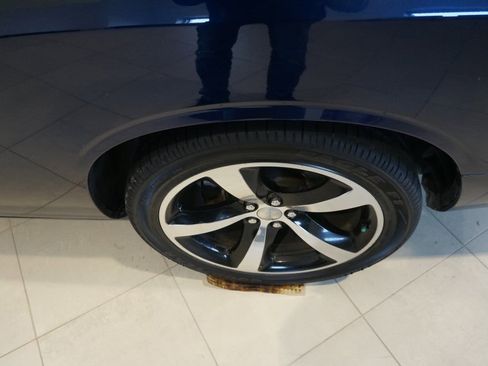 Used 2014 Dodge Challenger R/T image 8