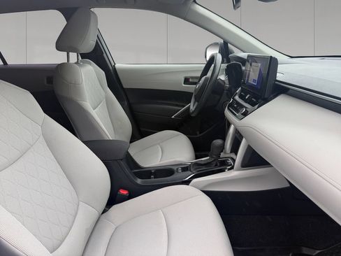 Used 2023 Toyota Corolla Cross L AWD/4WD image 17
