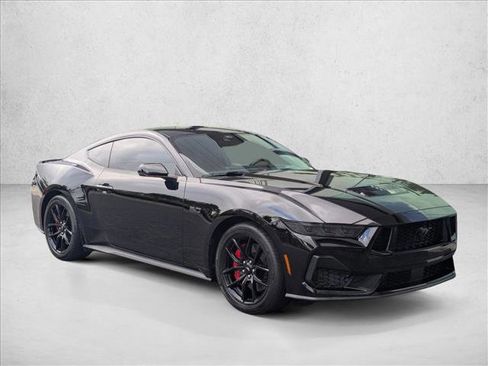 Used 2025 Ford Mustang GT Premium RWD image 3