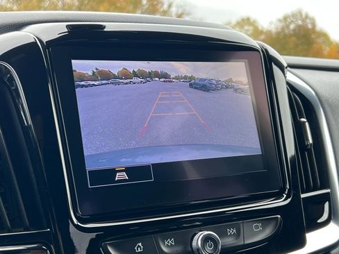Used 2023 Chevrolet Traverse LT image 30