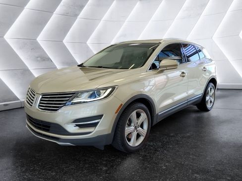 Used 2017 Lincoln MKC Premiere FWD image 3