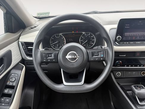 Used 2023 Nissan Rogue SV FWD image 12