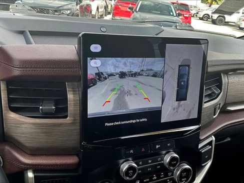 Used 2024 Ford Expedition Max Limited image 15