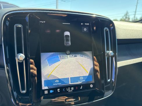 Used 2023 Volvo C40 P8 Recharge Ultimate image 25