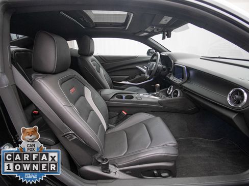 Used 2018 Chevrolet Camaro SS RWD image 14