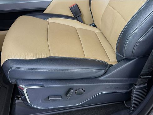 Used 2022 Ford F150 Lariat w/ Max Trailer Tow Package image 22