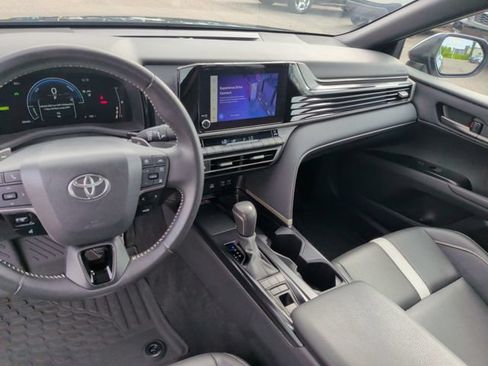 Used 2025 Toyota Camry SE FWD image 20