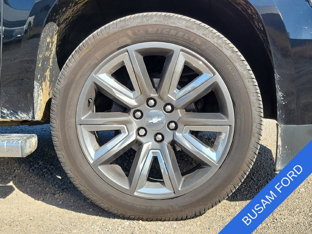 Used 2018 Chevrolet Tahoe LT w/ LT Signature Package AWD/4WD image 5