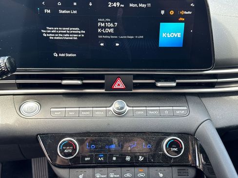 Used 2023 Hyundai Elantra SEL w/ Convenience Package FWD image 27