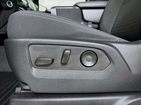 Used 2023 Chevrolet Silverado 1500 Custom image 16