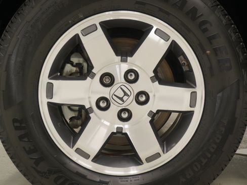 Used 2011 Honda Pilot Touring image 34