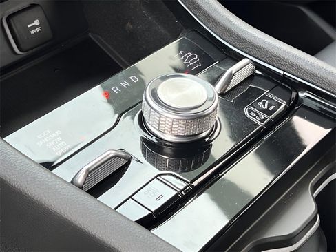 Used 2022 Jeep Grand Cherokee L Overland w/ Luxury Tech Group IV image 32