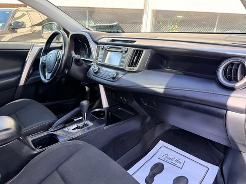 Used 2018 Toyota RAV4 XLE AWD/4WD image 27