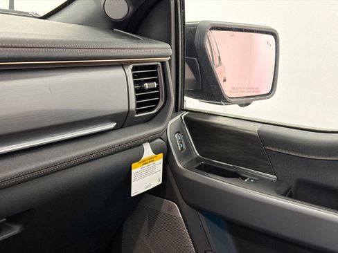 New 2025 Ford F150 Lightning Lariat image 38