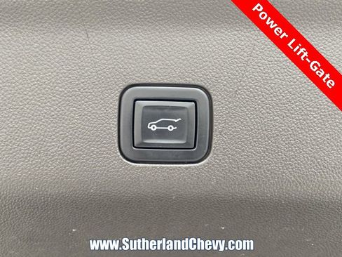 Used 2021 Cadillac Escalade Premium Luxury w/ LPO, Illumination Package image 48