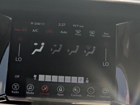 Used 2021 Dodge Durango SXT w/ 3rd Row Seating Group RWD image 17