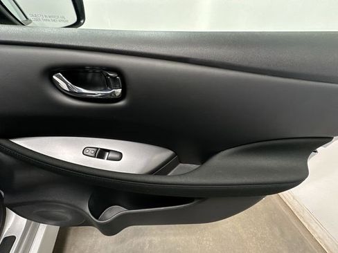 Used 2023 Nissan Leaf S image 22